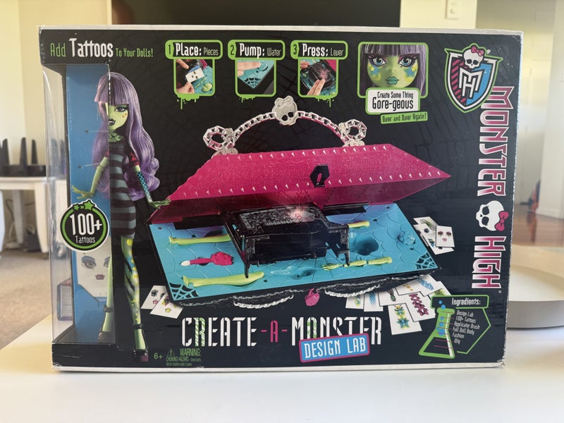 Monster High Create a Monster Design Lab Carousel 1