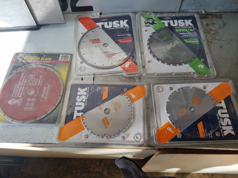 UNUSED - Cutting Discs, Diamond Blade, Concrete, Metal, Timber Cutting Blades Carousel 1