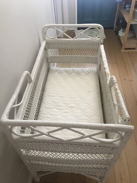 Beautiful vintage cane cot Carousel 2