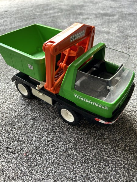 Playmobil Tip Truck Carousel 1