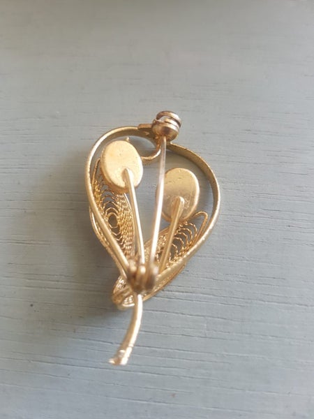 Opal style filligree brooch. Carousel 2