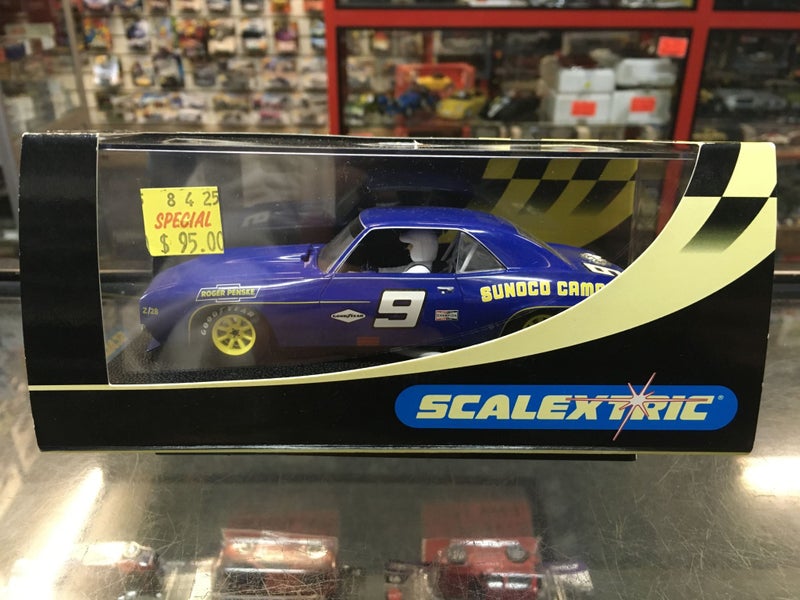 1/32 SCALEXTRIC - CHEVROLET CAMARO 1969 #C2400 Carousel 1
