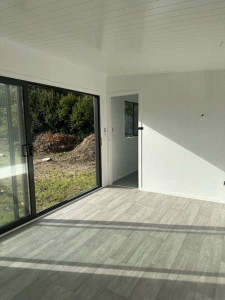 8.4 x 3m Self-Contained Cabin / Granny Flat Carousel 2