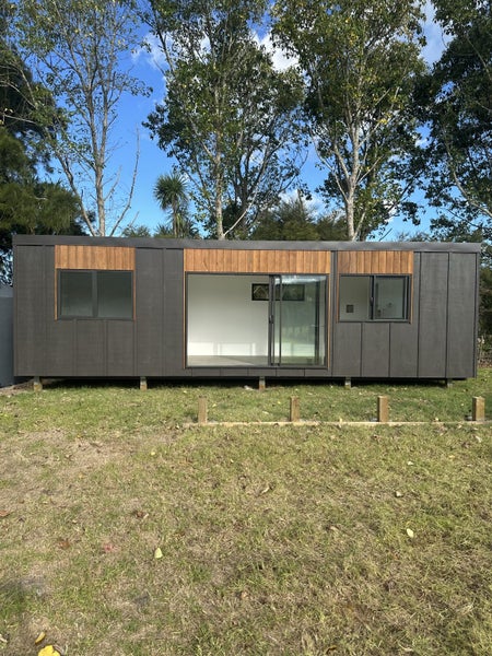 9.6 x 3m Self-Contained Cabin / Granny Flat Carousel 2