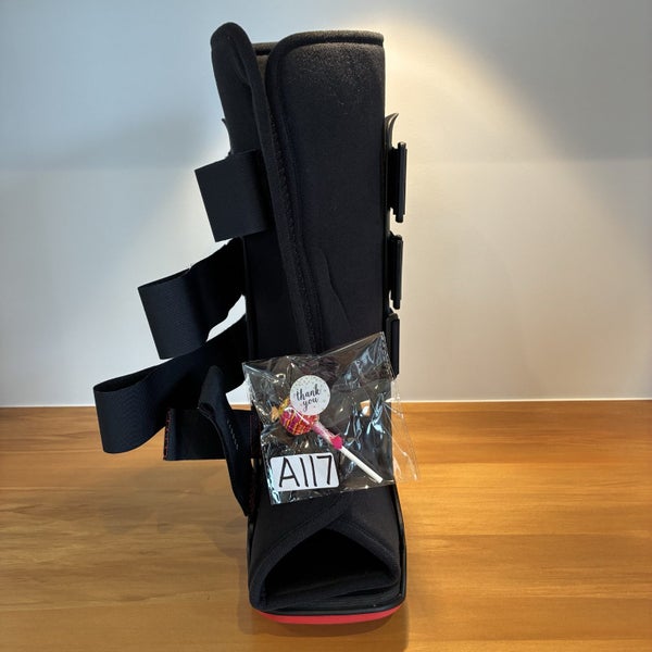 Moon Boot XcelTrax Size Small Black As New Carousel 9