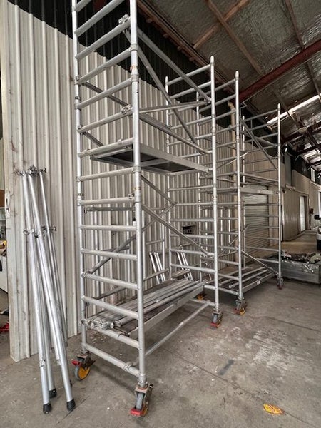 Fold Easy Mobile Scaffold Towers – With Stabilizers & Big Caster Wheels Carousel 1