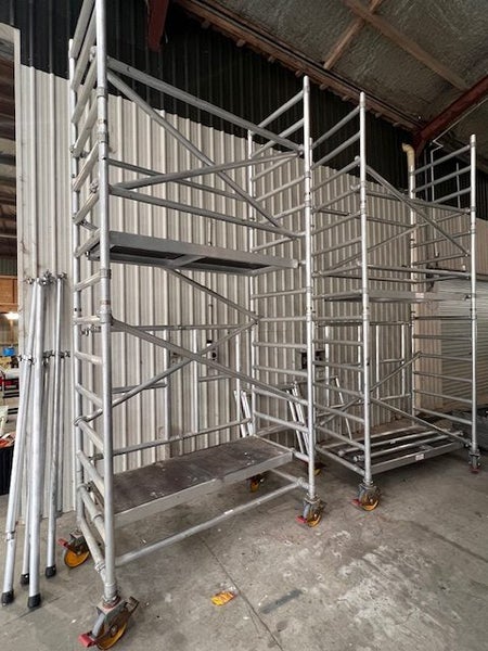 Fold Easy Mobile Scaffold Towers – With Stabilizers & Big Caster Wheels Carousel 8