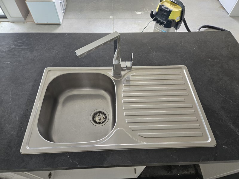 Kitchen Bench Tops x 2 Carousel 2