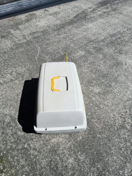 Solid pet carrier Carousel 2