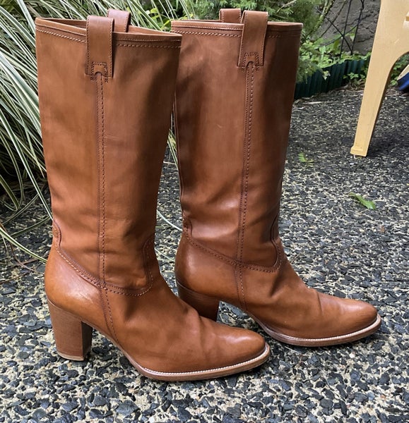 Colisée De Sacha Paris, Italian-made Boot, size 39 (8) Carousel 1