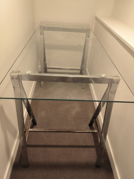 $1 Reserve desk table Carousel 5