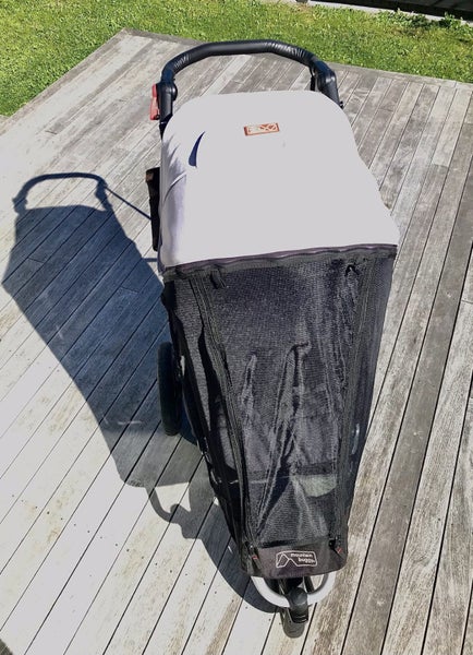 Mountain Buggy Urban Jungle Pram Carousel 2