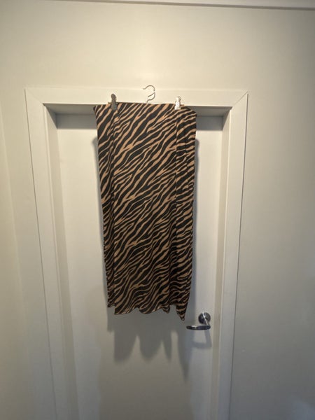 Sportsgirl size large skirt like new Carousel 1