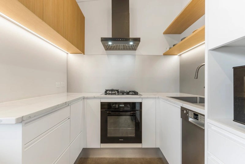 U-shaped kitchen bench and cabinets Carousel 1