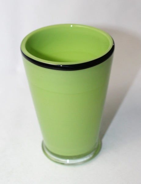 +++ APPLE GREEN HANDBLOWN GLASS VESSEL +++ Carousel 2