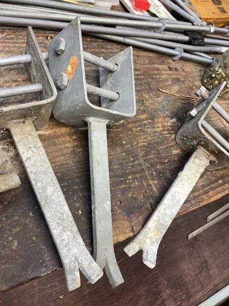 6 x BOWMAC Hot Dip Galvanised B138 Post And Bearer Bracket Carousel 2