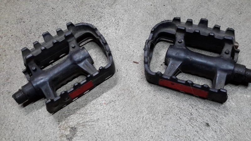 Pedals - basic type - Nylon body Carousel 2
