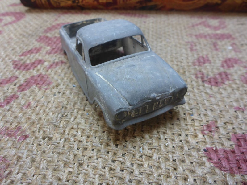 Stunning Vintage NZ Toy Micro Models MP401 FC Holden Ute Die Cast New Zealand Carousel 2