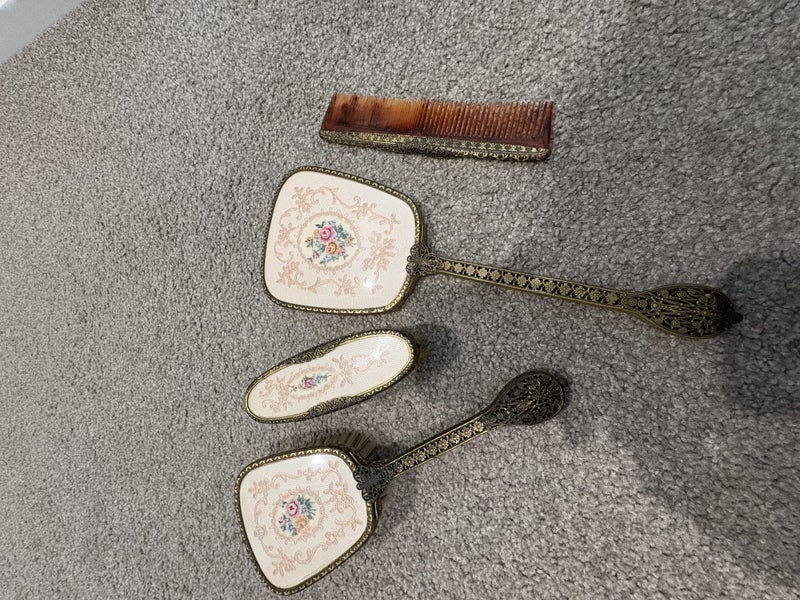 Vintage Petite Dressing Table Set Carousel 1