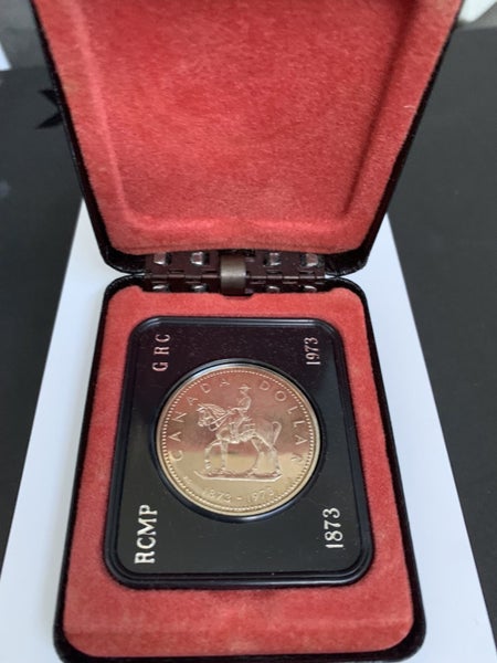 1973 Canada RCMP Royal Canadian Mounted Force Silver Dollar Coin. Mint UNC Carousel 2