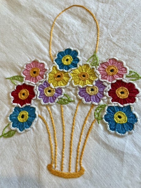 A stunning hand embroidered vintage Linen Tablecloth Carousel 2