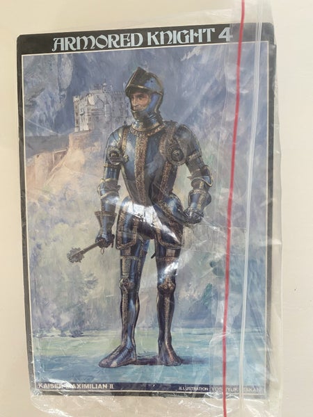 Armored Knight 4 model kit Carousel 1