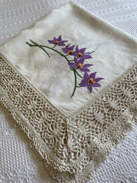 A stunning ORCHIDS hand embroidered vintage Linen Tablecloth Carousel 2