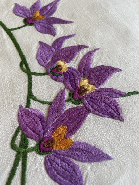 A stunning ORCHIDS hand embroidered vintage Linen Tablecloth Carousel 1