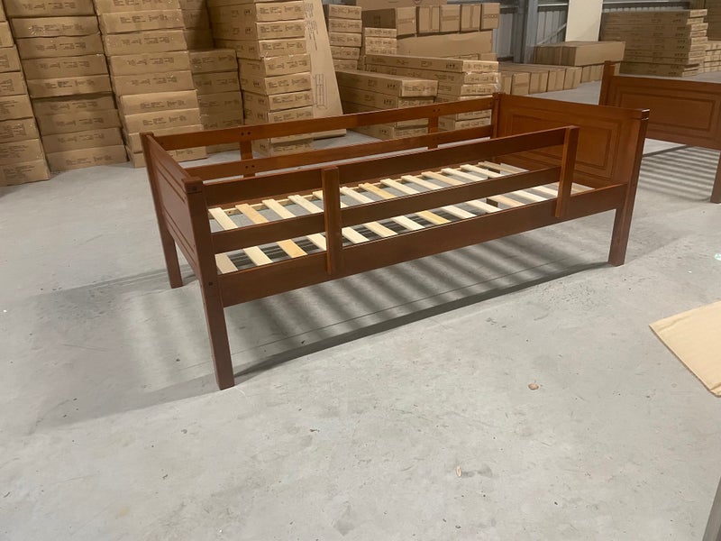 Toddler Single bed with safety rails oak colour Carousel 2