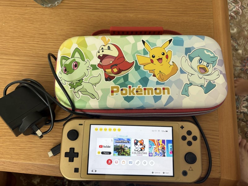 Nintendo switch lite zelda edition Carousel 1