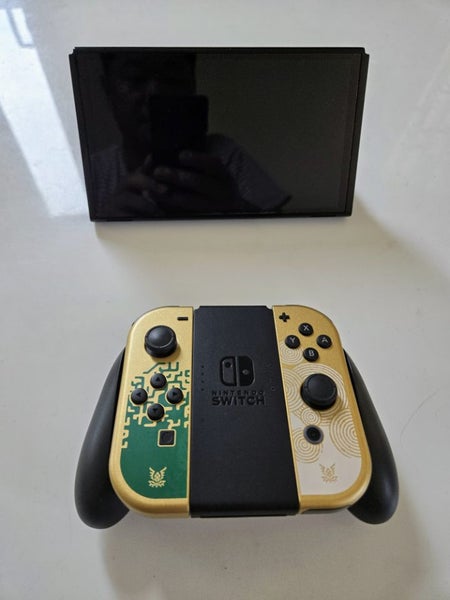 Nintendo Switch OLED Tears Of The Kingdom edition and carry case Carousel 5