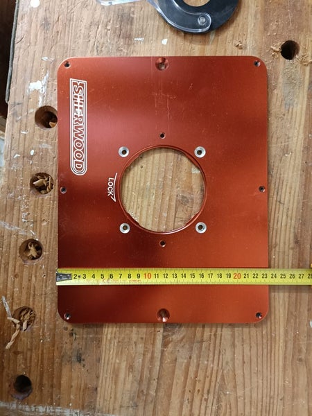 Router mounting plate for router table Carousel 1