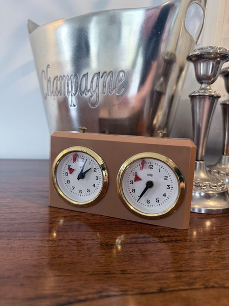 Analog Chess Clock Carousel 1