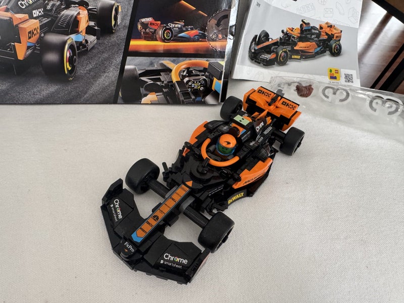 Lego speed 96919 2023 McLaren Formula 1 Race Car Carousel 1