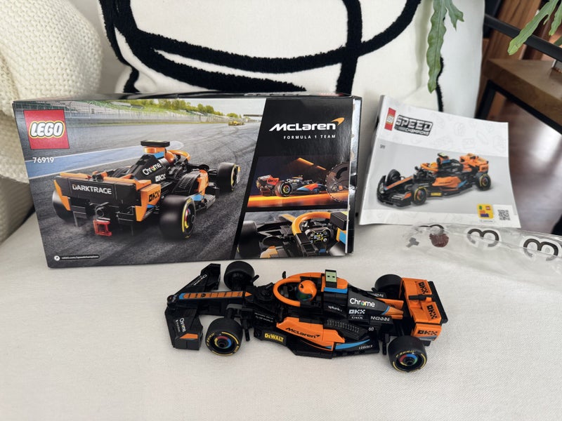 Lego speed 96919 2023 McLaren Formula 1 Race Car Carousel 2