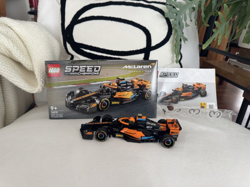 Lego speed 96919 2023 McLaren Formula 1 Race Car Carousel 4