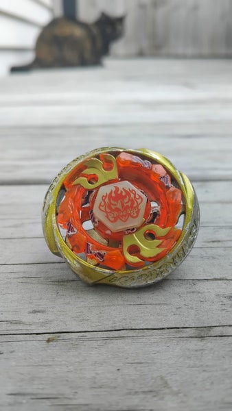 Burn Phoenix 135MS | TAKARA TOMY MetalFusion Metalfight Beyblade Carousel 1