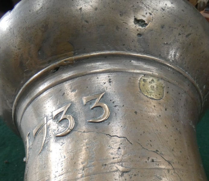 HUGE Solid Brass Apothecary MORTAR & Pestle DATED 1733 Before Capt COOK found NZ Carousel 18
