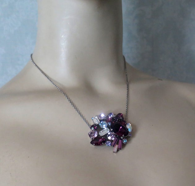 STUNNING MULTI STONE PENDANT IN BURGUNDY, PINK AND CLEAR WITH AURORA BOREALIS Carousel 2
