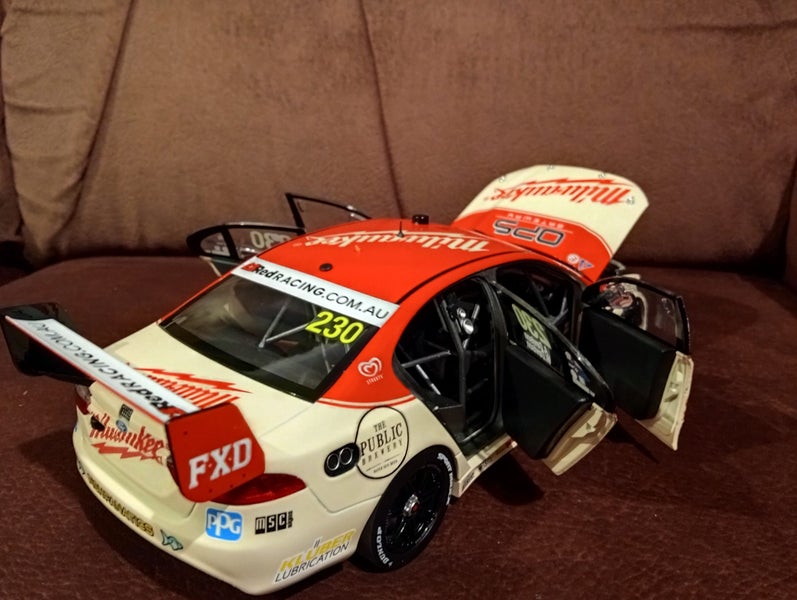Davison/Davison #230 23 Red Milwaukee Retro Falcon FG-X 1/18 Carousel 12