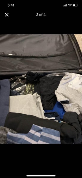 Bulk Clothes for men full luggage Carousel 4