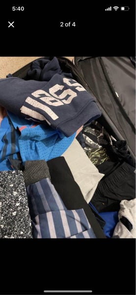 Bulk Clothes for men full luggage Carousel 1