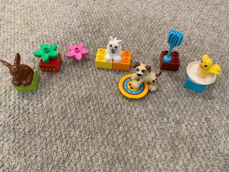 Lego Duplo Family Pets Carousel 1