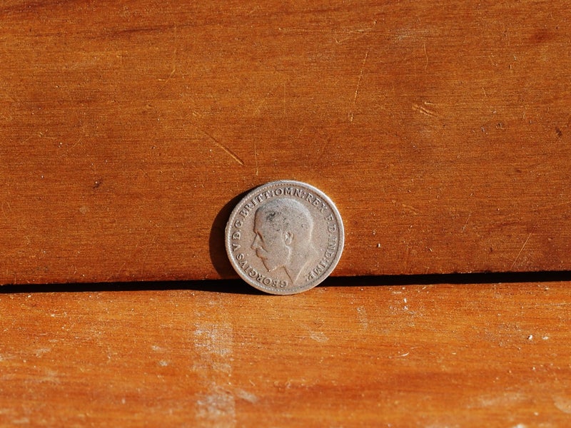 1917 Sterling silver Threepence. Carousel 2