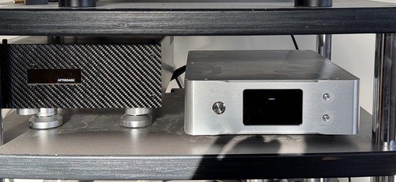 Audio-Gd DI25HE Digital Interface and Afterdark Trifecta EVA external Clock Carousel 1