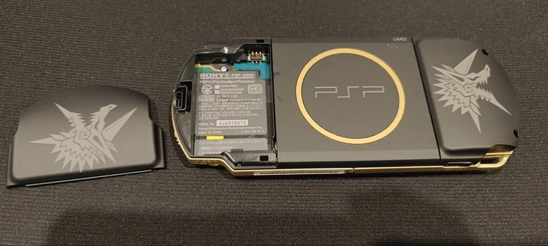 SONY PSP -3000 Playstation Portable Monster Hunter 3rd Hunters used pls read Carousel 3
