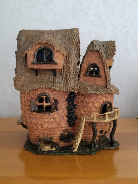 Pottery Cottage Carousel 1