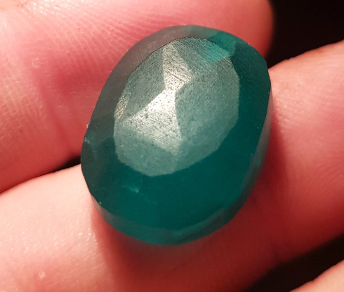 Beautiful 25 ct Natural African Green Natural Emerald Oval Shape Carousel 2