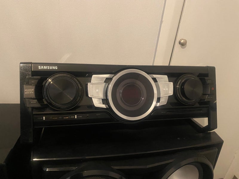 Samsung MX-FS9000 Giga Sound Component Audio System Carousel 2