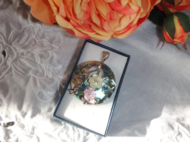 NEW - Natural Paua / Abalone, MoP, CZ Round Pendant - #ABP7 Carousel 1